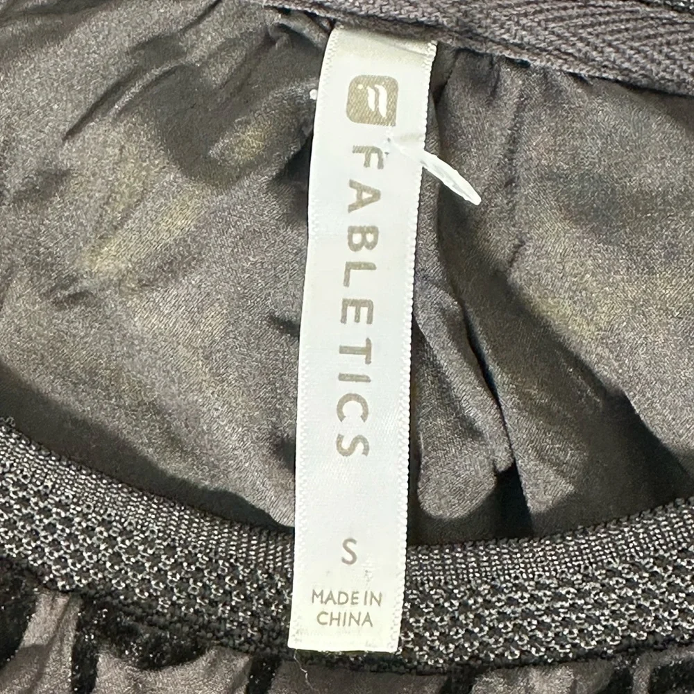 Fabletics Lola Back At It Cutout Top w/Black Floral Pattern